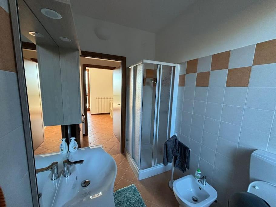 Appartement Casa Al Poggio à Castana  Extérieur photo